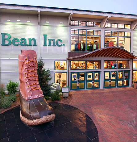 Visit L.L.Bean in Freeport, Maine - Experience the Tradition in Person